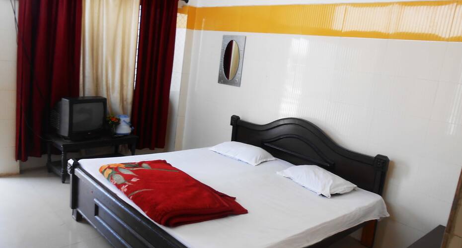 Madhur Tarang Hotel, Ghazipur 4